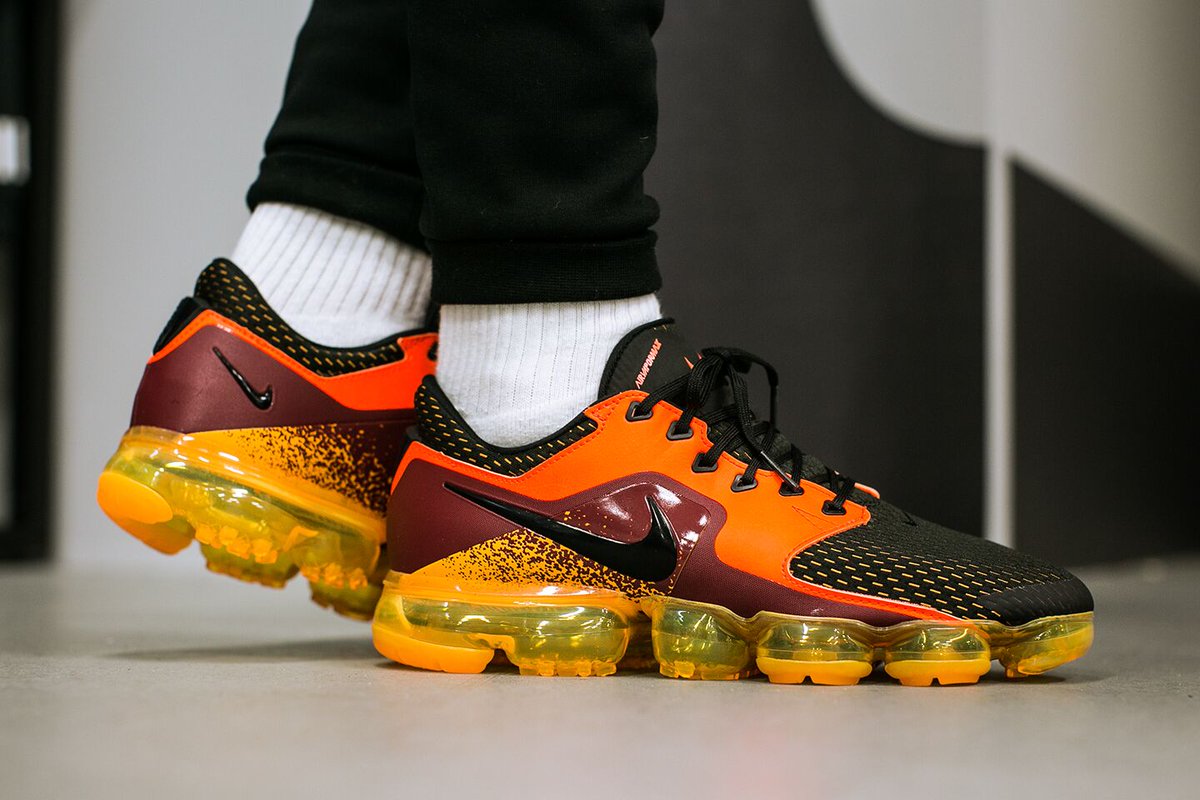 vapormax orange sole