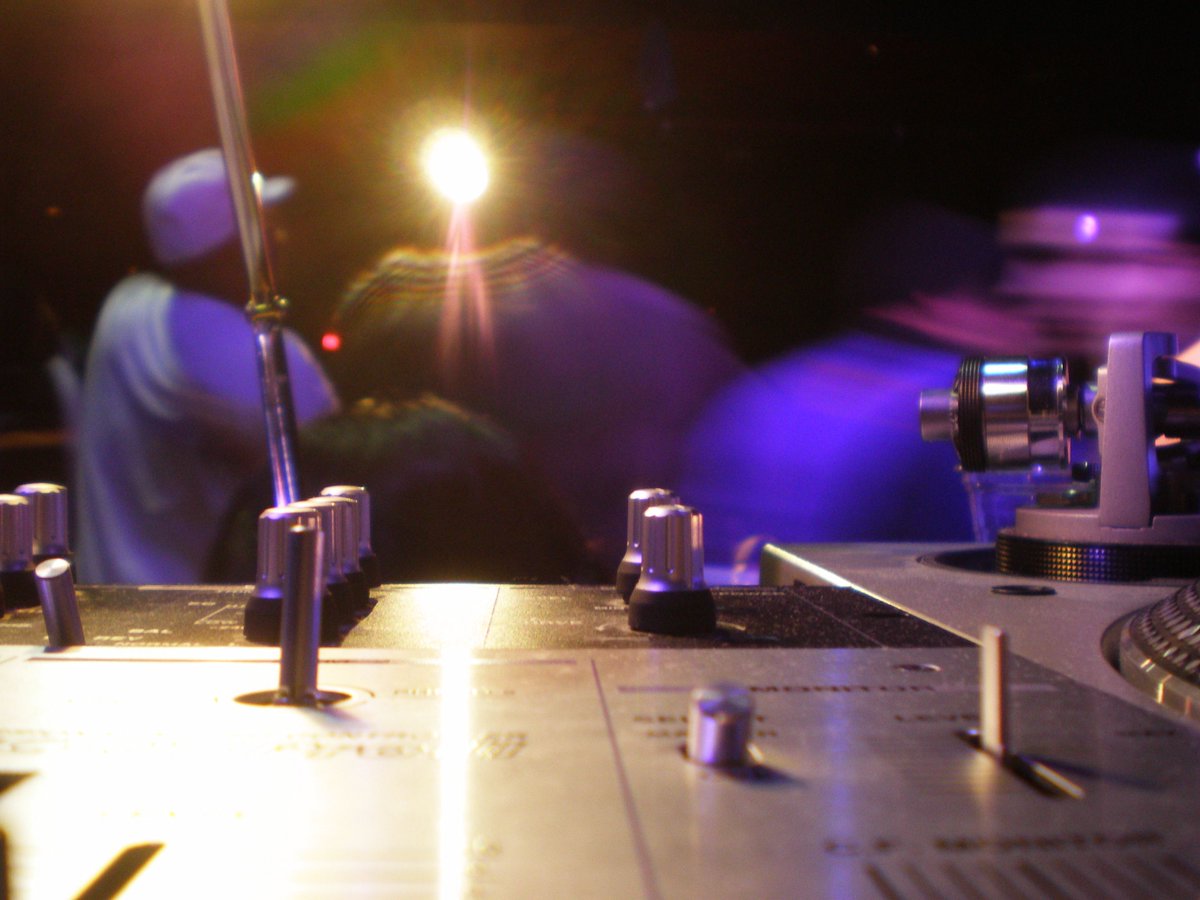 DJLIMEGREEN's tweet photo. Microcosm https://t.co/YpG5YaRD8h #DJLimeGreen #Vestax #KRSOneLive #2Turntables https://t.co/tBmcETbkyw