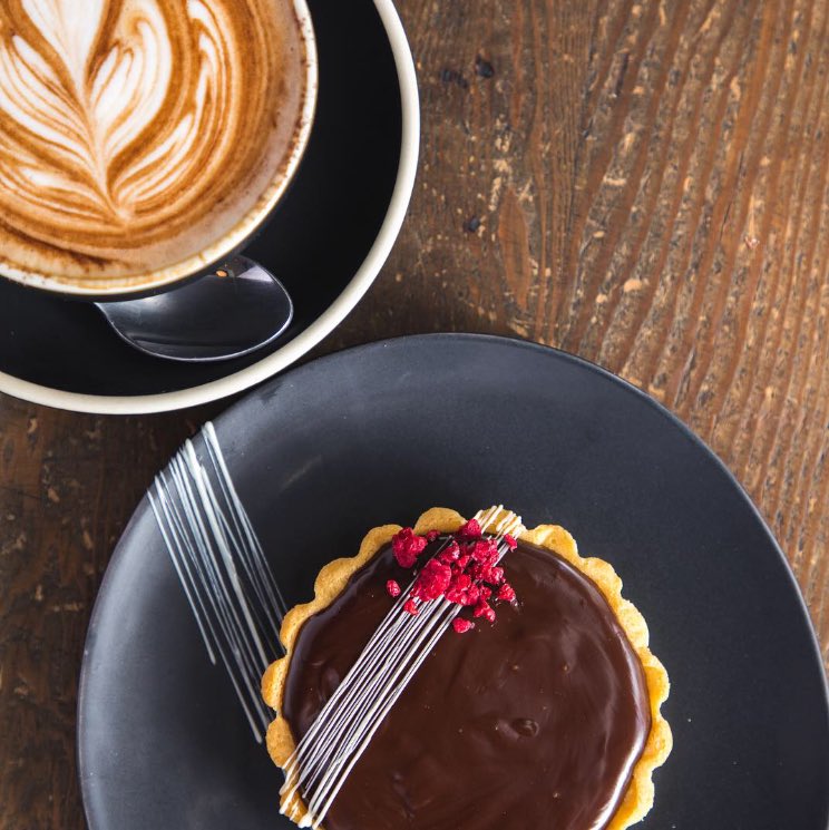 Sweets for my sweet! 🍓 Festive Season vibes this week #itsbeginningtolookalotlikechristmas #publiccbd #franklin