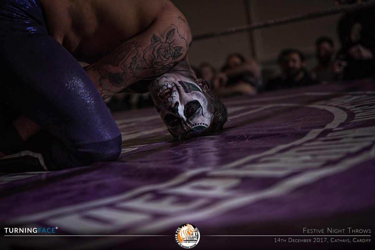 thatjimmaitland's tweet photo. TFW Life has you all tied up in knots (or @OBEYBrookes has...) #FestiveNightThrows https://t.co/G2mEaLnQUY