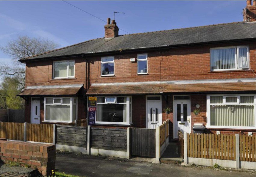 TamesideExpert's tweet photo. My recommended Buy to Let deal this week can be found on Chester Avenue, #Stalybridge.
Currently marketed by @HomeTameside with a potential yield for 7%. Read more on my blog:
https://t.co/5RdqHWBf2F
#buytolet #buytoletdeal #manchesterproperties #tamesideproperties #tameside https://t.co/SUegXOiZNQ