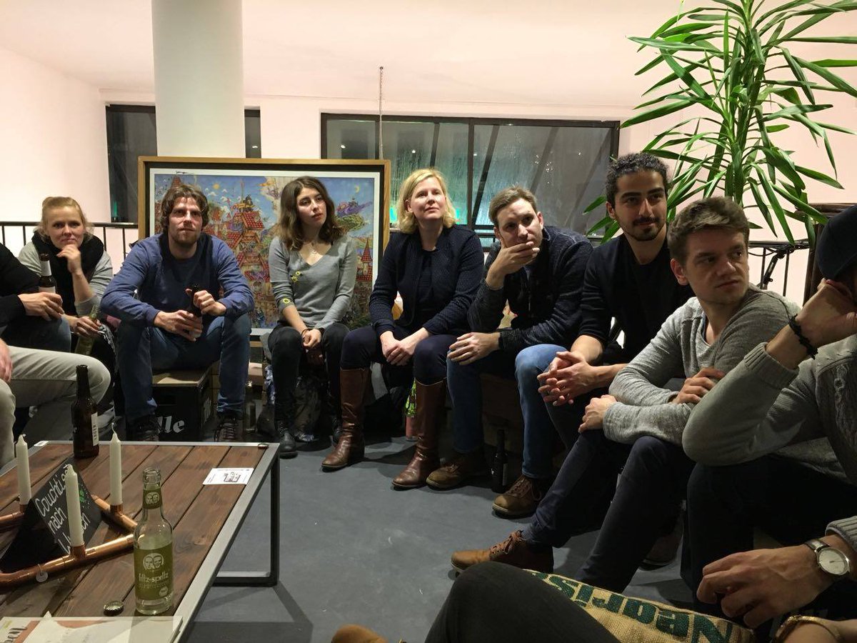ZfE_Kiel's tweet photo. Herzlichen Dank an unsere Gastgeber @ingridwernecke vom @FleetSieben, Konzept Store der @Bummelbude sowie Daniel Gieseler von der @FISCHBAR_Kiel. Dank Euch gab's spannende Einblicke in die Gründerszene #Kiel #ZfExMasStartupWalk https://t.co/49YvCn3iqa