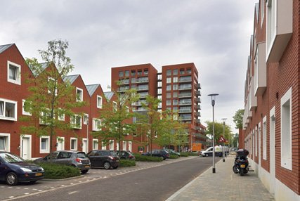 MinBZK's tweet photo. Impuls voor duurzaam bouwen: nieuwe woningen en kantoren groter dan 100 m2 krijgen met ingang van 1 januari 2018 te maken met minimumeisen voor de milieuprestatie. https://t.co/PAoSaTGPzo https://t.co/B4Gpm9Wh7K