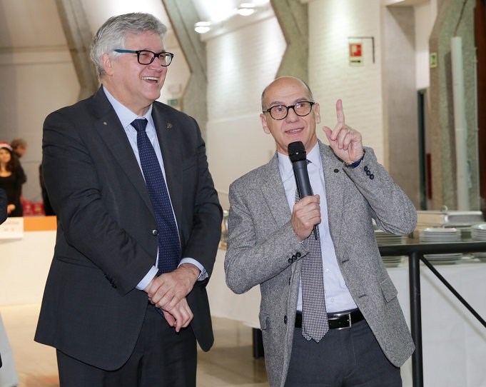 uniud's tweet photo. Oggi gli auguri di Buone Feste del Rettore Alberto De Toni alla comunità universitaria.
#Uniud https://t.co/8uZZR1m09l