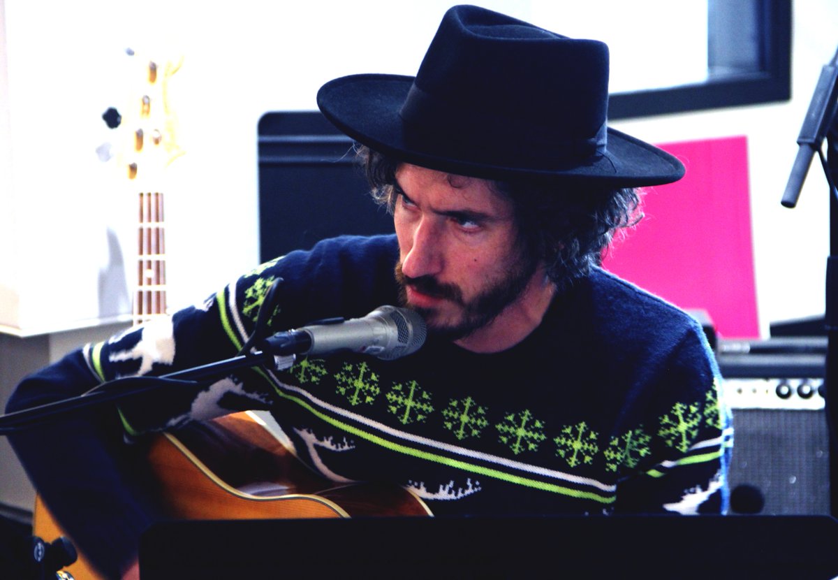 FIP 📻 (@fipradio) on Twitter photo ⛄ <a href="/BWHamon/">Baptiste W. Hamon</a> avec son flow country interprète "Christmas in prison" de John Prine (et c'est beau!) ⛄ <a href="/BWHamon/">Baptiste W. Hamon</a> avec son flow country interprète "Christmas in prison" de John Prine (et c'est beau!)