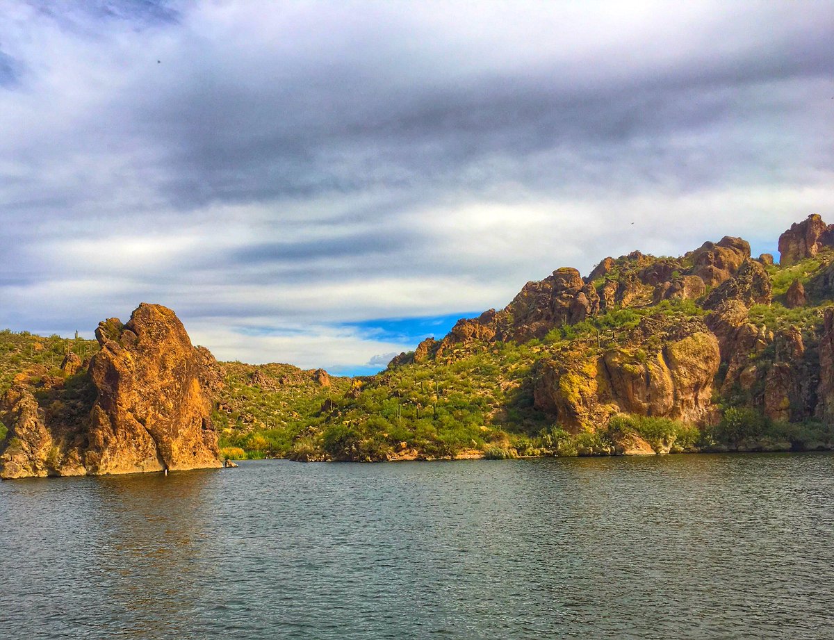 GalsWander's tweet image. (JD) #Numinous: describing an experience that makes you fearful, yet fascinated, awed yet attracted. The powerful, personal, feeling of being overwhelmed yet inspired. 
And that’s what we are all about. 

#wander #travel #nature #adventure