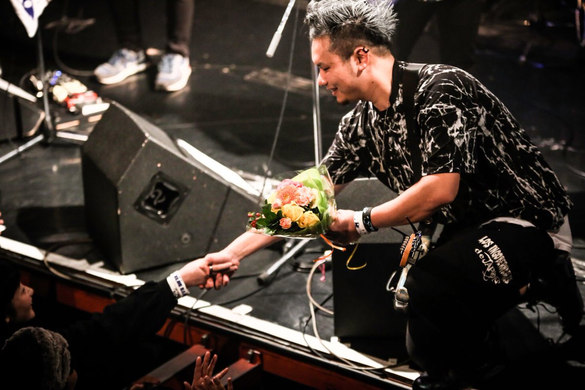 Bname_official's tweet photo. 12/12 FANJ twice
VOMARS PARTY EXver.
Live Photo⑤

Photo by ヤマグチレナ(@FrolicRobe) https://t.co/zCVH7GZMwC