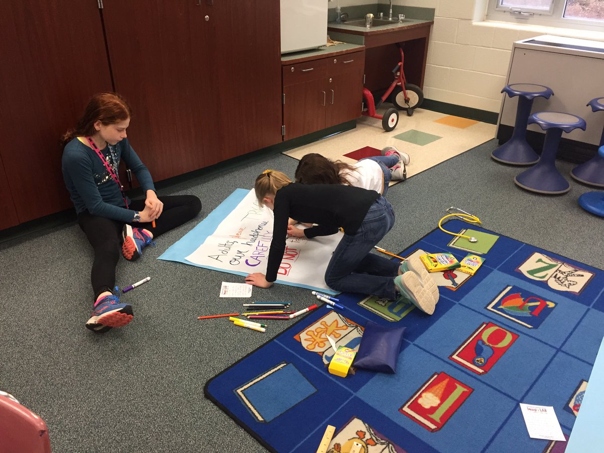 KnightsSTEAM's tweet photo. Preparing for our presentations! 5th grade parents/guardians, don't forget to join us in the library tomorrow from 1:00-1:30. @MarinersClass @MrPrice5th @Donnaruma178 @NTMPrincipal #NTMiLab @AgencybyDesign https://t.co/ym8i8mIJZ1