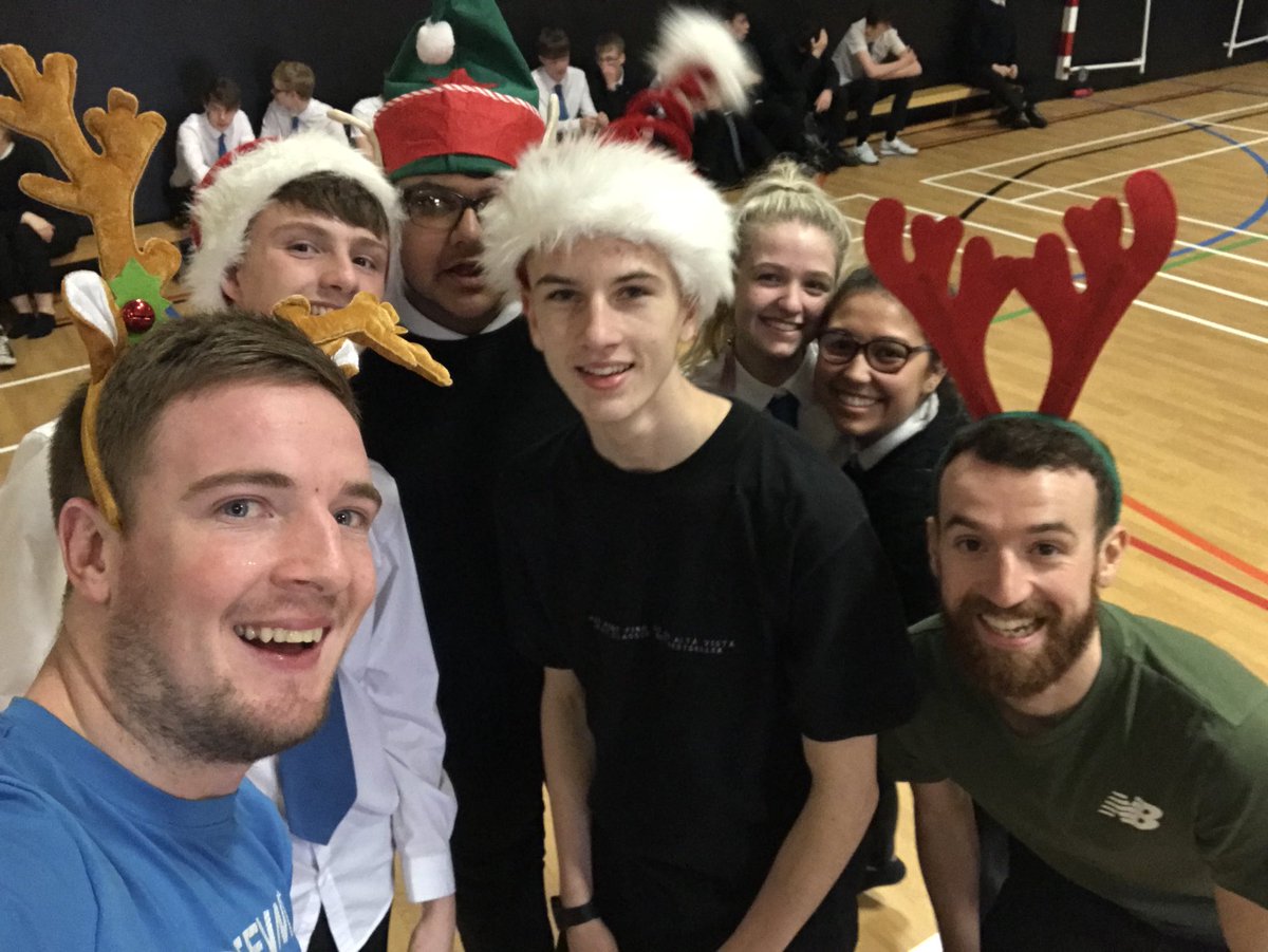 MonihighPE's tweet photo. Great atmosphere at S5 core this afternoon. @MonifiethHigh #cornergame https://t.co/WDw3KJ49CN