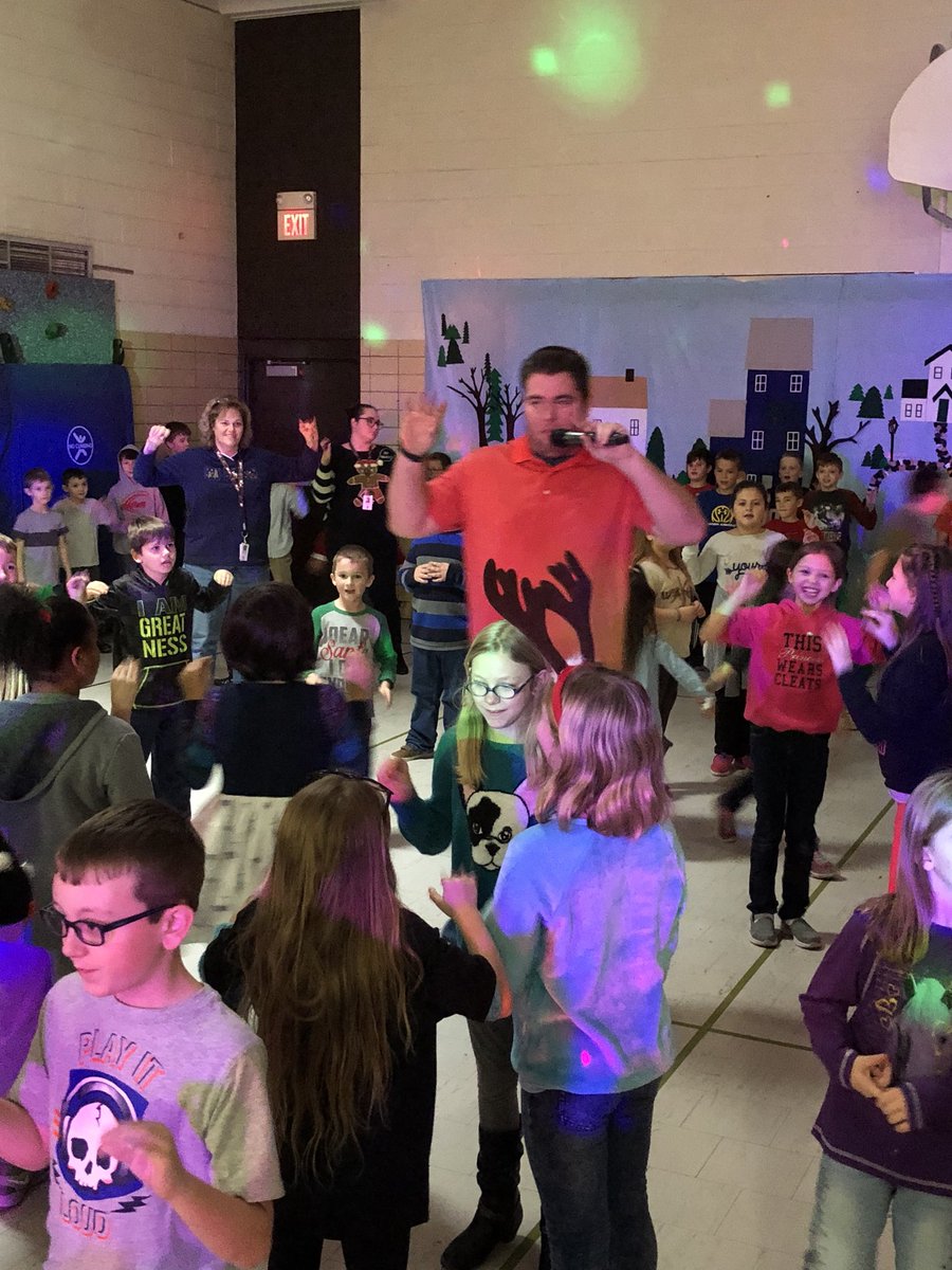MorrishDragons's tweet photo. We’re headed into winter break with a holiday dance party! Thanks @djbenkitchen! https://t.co/7Da8KKiz3R