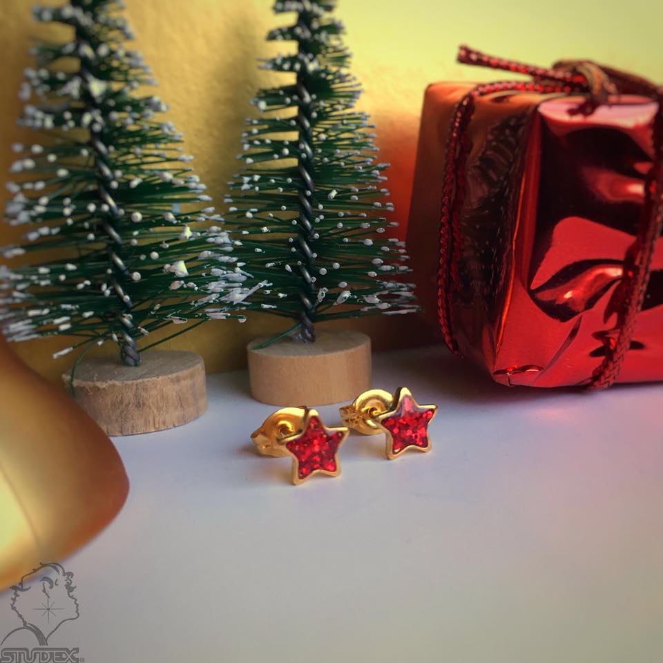 StudexHungary's tweet photo. Beszereztél már minden ajándékot? A Studex Fülbevalókat ugye nem felejtetted el 🎄🎁
#Studex #fülbevaló #érzékenyfülek #bőrbarát #System75 #SensitivebyStudex #Ajándék #Ajándékötlet #karácsonyiajándék #karácsony #Christmas #Studexusa #Studexhungary #Earpiercing #gifts #giftidea https://t.co/YXuji7sMRY
