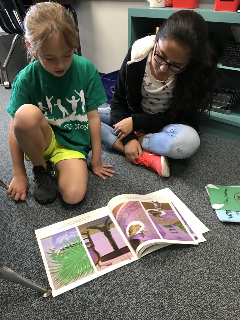 wardroom259's tweet photo. Reading holiday books with 5th grade book buddies! @wardstarsccisd https://t.co/I7kQNhLRsJ