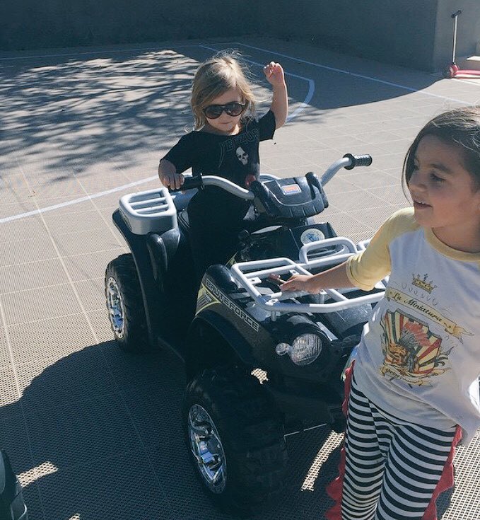 KnoxViVi's tweet photo. they see me rolling... https://t.co/SH4Jgr2wnf