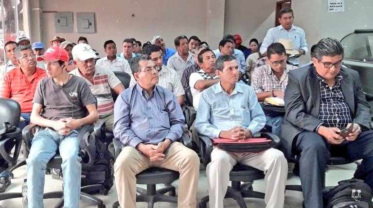 AgriculturaEc's tweet photo. “Estamos totalmente abiertos a escuchar sus requerimientos y lograr, en esta jornada de trabajo, la unidad y compromiso con el agro ecuatoriano y el buen vivir de los campesinos”, @MariuxiGomezT #AsambleaAgrariaCSC https://t.co/TxR9lQOl3u
