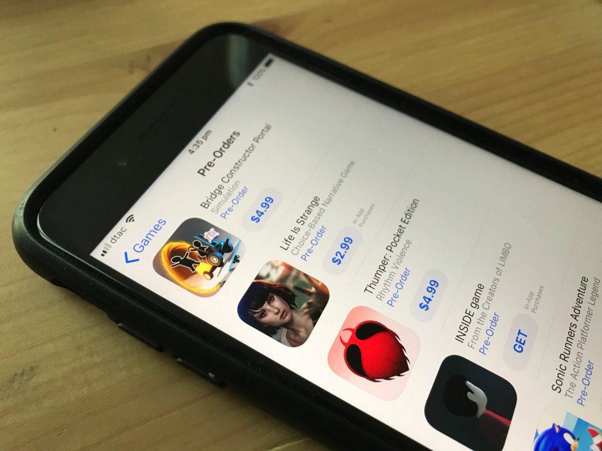 TechCrunch's tweet photo. Apple will reportedly unify iOS and Mac apps in 2018 https://t.co/BJ0yLQE3XD by @etherington https://t.co/JukKPCB6Ef