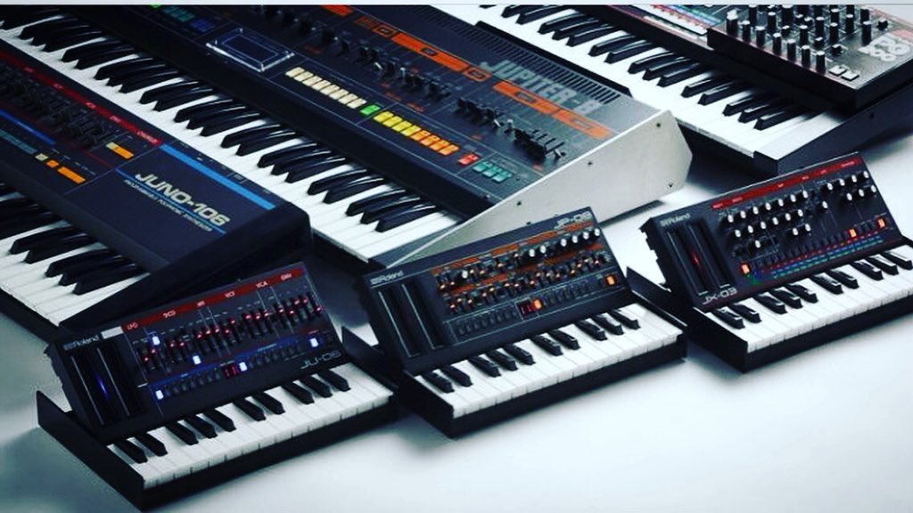 Soundidentity's tweet image. That’s the family we love 💥 🎄💥
#Soundidentity #musicmatters
#Roland #keyboard #musicmixing #musicmaker #sounddesigner #soundbranding