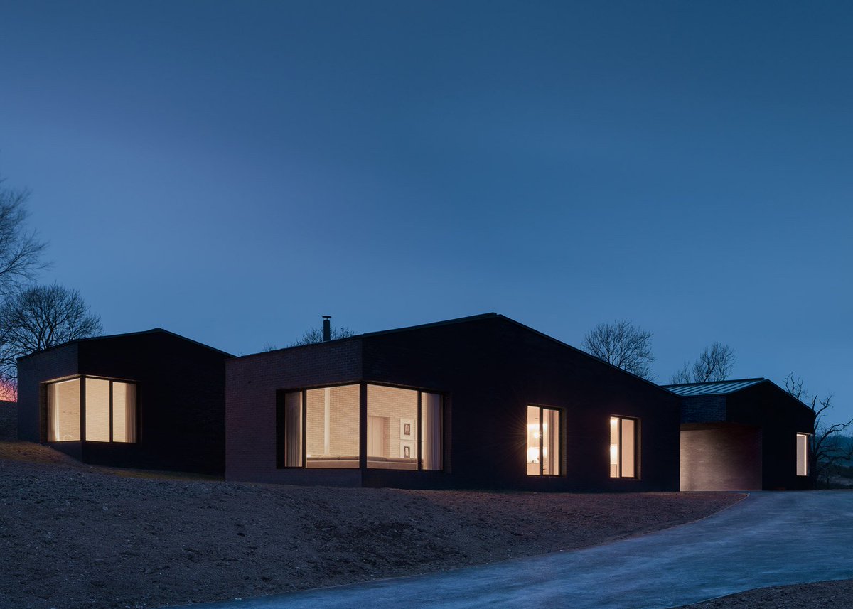 Speedmaster72's tweet photo. Casa Viva (Llanbister, Reino Unido. 2016), obra de John Pawson.
#MiercolesEnladrillado https://t.co/IA42kUM2qL