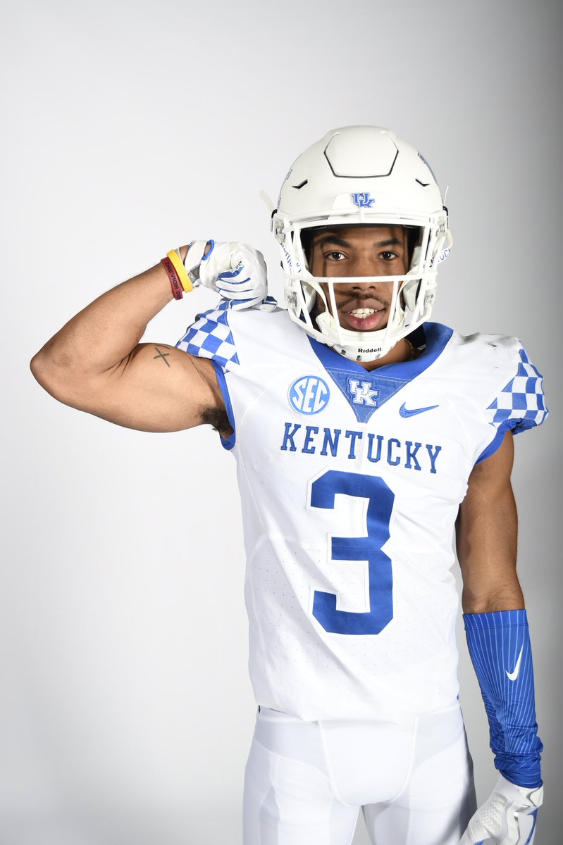 Domwilliams23_'s tweet photo. “ain’t no going back, the only way is forward” -@YFNLUCCI 🛫
#BBN Lets take over! 💎 https://t.co/h3qRUo5VcT
