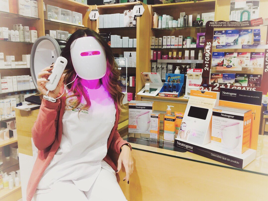 FARMACIATALLON's tweet photo. FOTOTERAPIA💡tratamiento para el acné facial en un sólo paso.
⬇️ Reduce las imperfecciones, los poros inflamados y previene su aparición🚫
Quieres saber 🧠 más sobre ella? Visítanos‼️
@Neutrogena 
 #farmaciatallon #farmacia #granada #dermofarmacia #dermocosmetica #pielsana https://t.co/uPbQmvjhCs