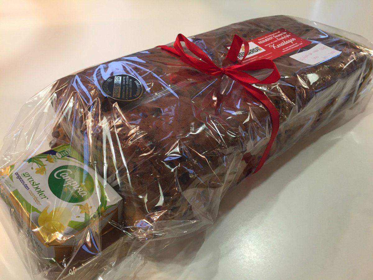Dat wordt smullen! Wij hoeven voorlopig geen lunch meer mee te nemen... 😋 Bedankt <a href="/REINAERDTDeuren/">Reinaerdt Deuren</a> voor dit heerlijke krentenbrood!