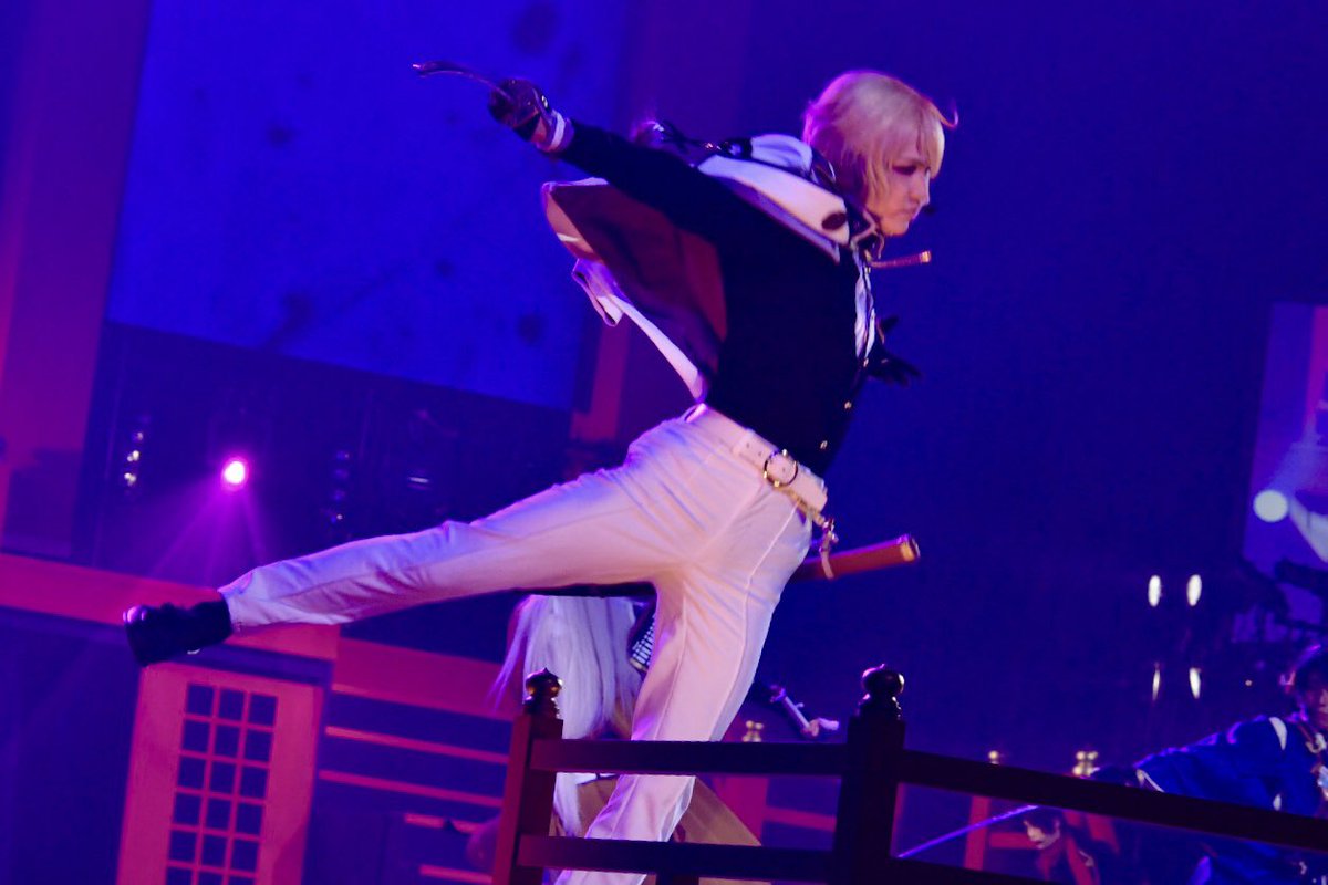 でじたろう ニトロプラス 刀ミュ真剣乱舞祭17千秋楽が無事に終了 応援頂いた審神者の皆さま 本当にありがとうございました 感謝を込めて ゲネプロで撮った写真の一部をお届けします T Co Ww035paqsr Twitter