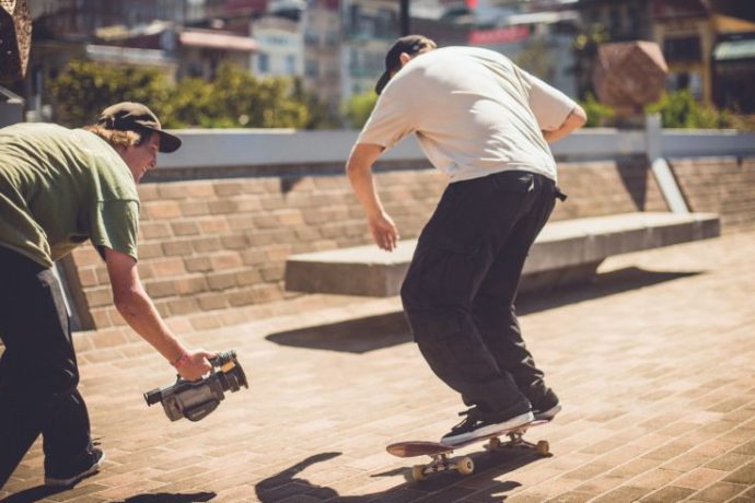 Já pensou em gravar a sua própria skate vídeo part? Neste post vamos falar o que você vai precisar. Confira! >> goo.gl/x3s3oU