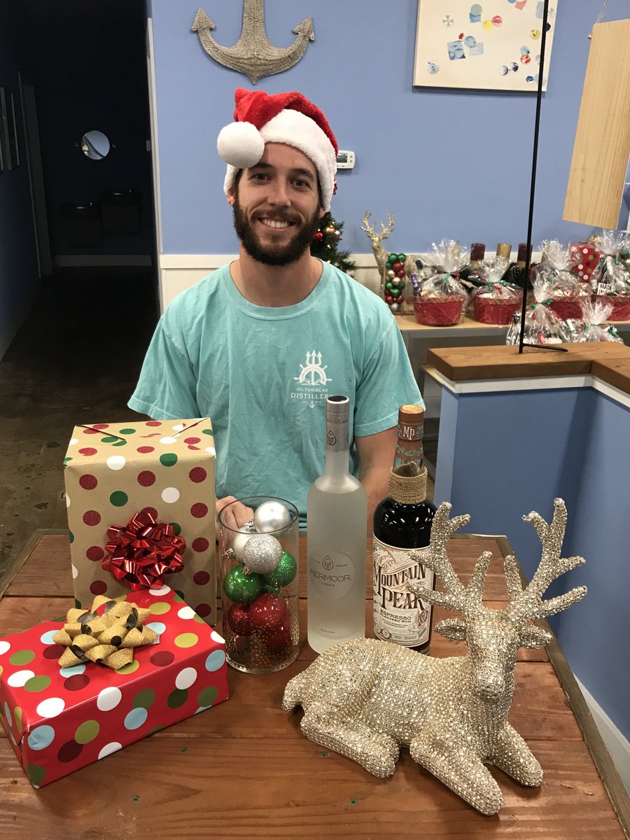 HiltonHeadDist's tweet photo. This is Pete Thompson, our Executive Distiller and master mind behind all of our great spirits. You can call him Santa. https://t.co/ChrapNCO6S
