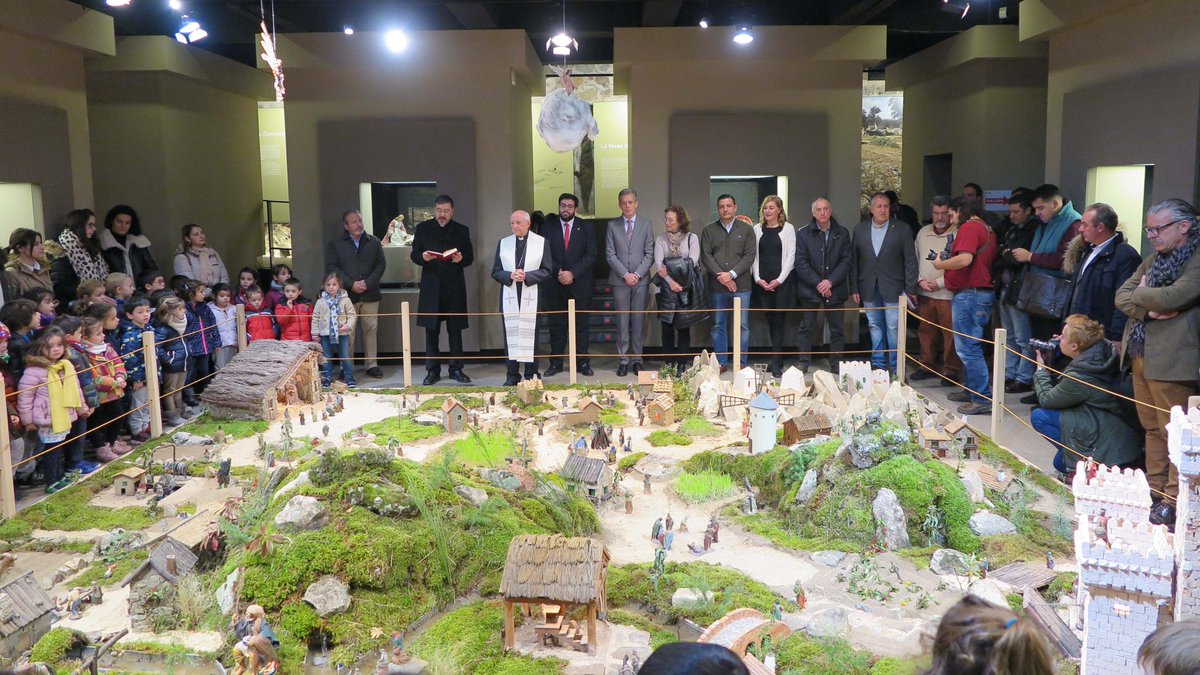 El Torreón de los Guzmanes abre sus puertas para disfrutar del tradicional Belén provincial <a href="/dipuavila/">Diputación de Ávila</a> abulens.es/noticias/torre…