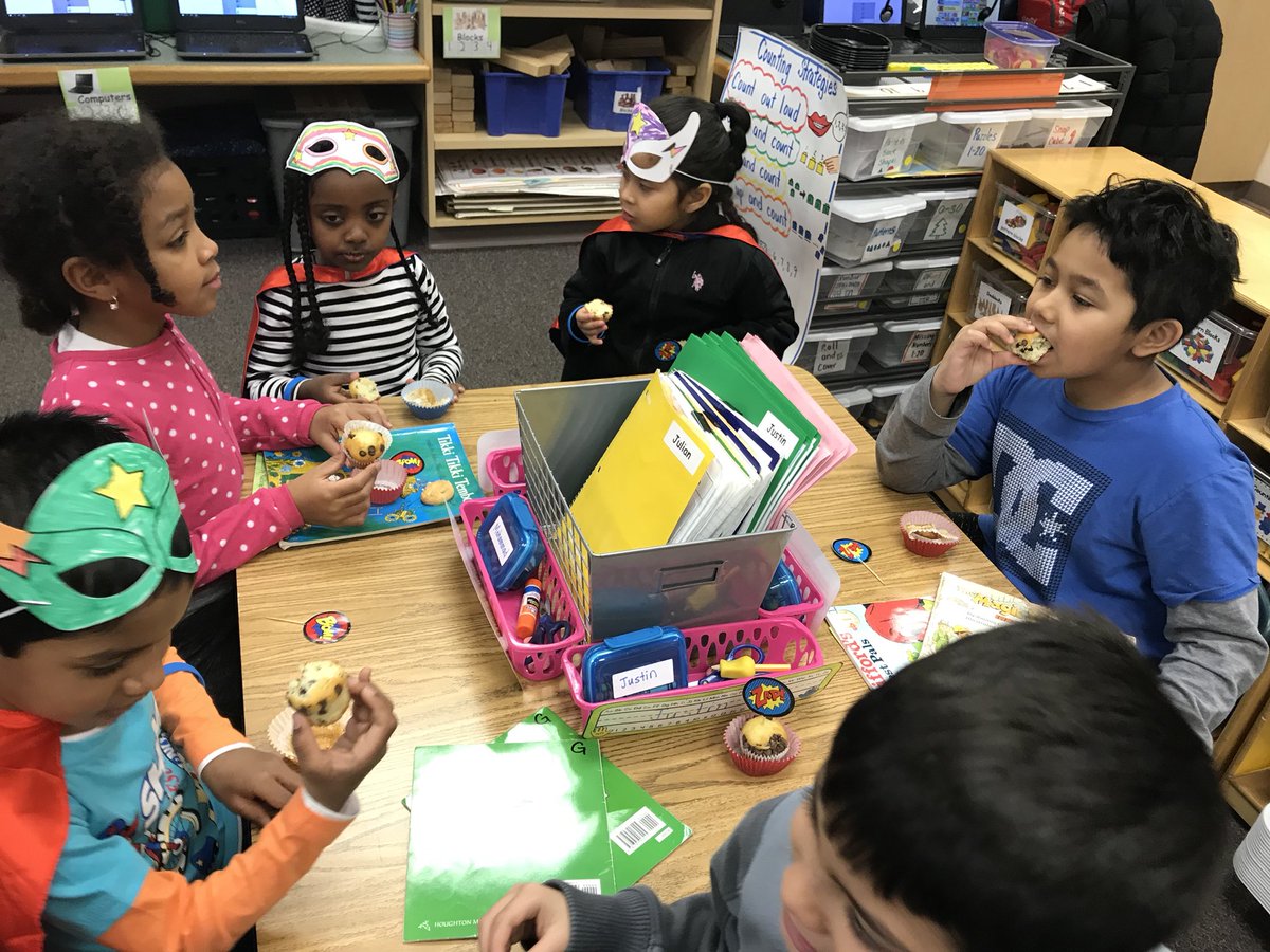 MrsMurrayG2's tweet photo. Wow! Super Kindergarten Readers! Thank you for inviting us to share in your celebration! We were impressed with your reading powers! @DanielleAnctil @apscspr https://t.co/mrXId4uSgZ