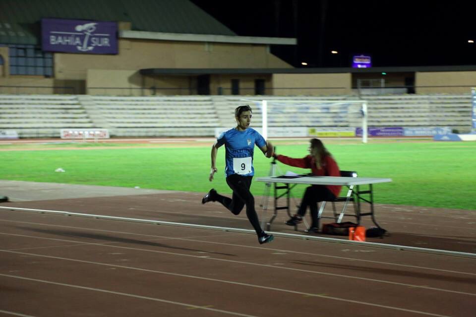 ATLETISMO_XCD's tweet photo. Lo cazó la cámara. Puro espectáculo 🏃🏃🏃🏃@XerezCD_OFICIAL https://t.co/Mf1Z9bzL6w