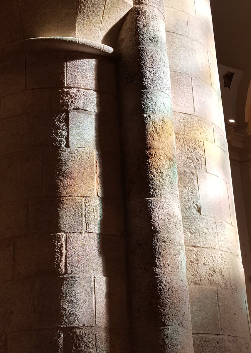 voltagemat's tweet photo. La Basilica di #Collemaggio torna agli aquilani grazie a @eni.
Straordinario esempio di collaborazione tra impresa e cultura.

(particolare della piliera ricostruita dalle fondamenta) https://t.co/s5aNSAXLkF