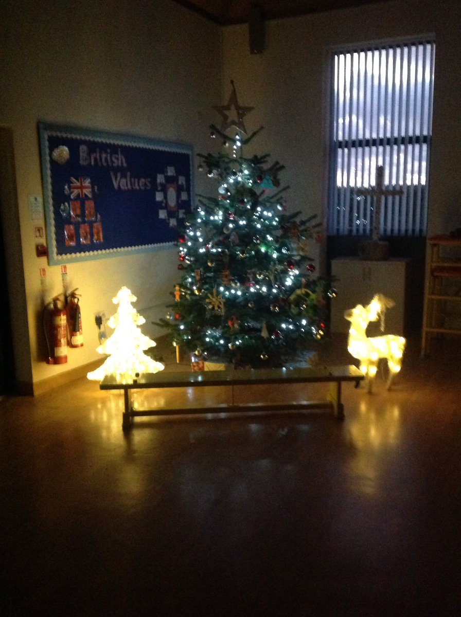 StIsseySchool's tweet photo. Merry Christmas one and all https://t.co/PLcoSSjp7X