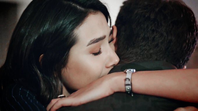 cadininaski's tweet photo. Şu sahneyi 72736337 izledim diyebilirim 😻 #Söz #YavBah #TolgaSarıtaş #Yavuz #AybükePusat #Bahar https://t.co/IemI8SfZst