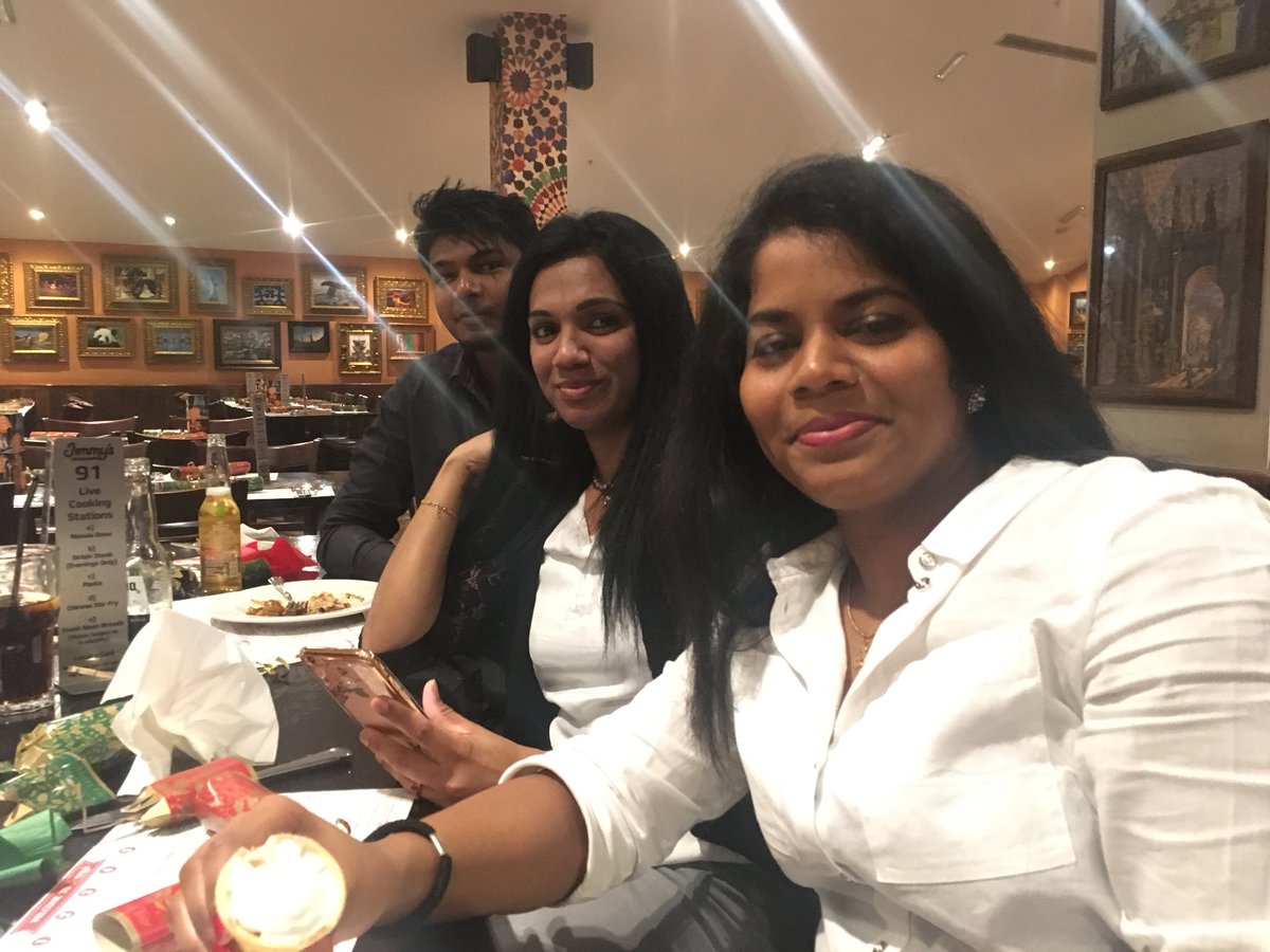 Leyton High Rd Express team ~ quality time together 🎅🏻🎉🍷#funtimewithmycolleagues #XmasParty