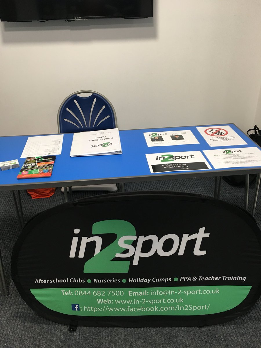 In_2_Sport's tweet photo. Start of our 3 day xmas camps today at Warfield School, Bracknell. 9.00-3.30pm normal day, 8.00-4.30pm extended day. To book call 0844 682 7500 https://t.co/fEDQ9MUZB0