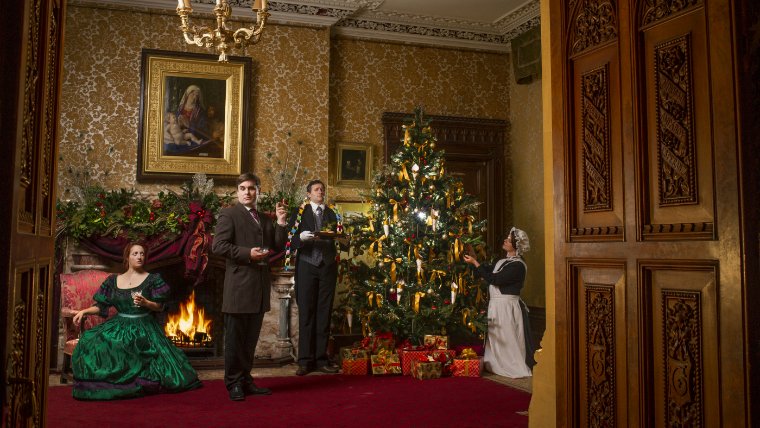 Must visit this Christmas: 4 <a href="/nationaltrust/">National Trust</a> country homes that showcase Christmas through the ages. #MerryChristmas #Christmas #NationalTrust

thechromologist.com/country-houses…
