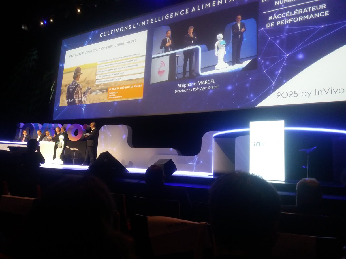 RACINE2017's tweet photo. Le digital au service de l'environnement et du développement social et économique : l'agriculture 4.0 
#invivo17 #accelerateurdeperformance https://t.co/qj8iC3O2H3