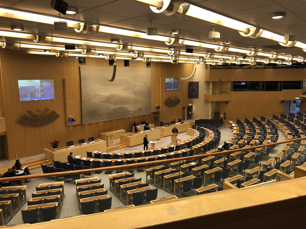 AnnLin1960's tweet photo. På riksdagen i väntan på @lenaasplund inlägg om specialistutbildning för Biomedicinska analytiker. #biomedicinskanalytiker #vardpol https://t.co/KHQ1V57BFT