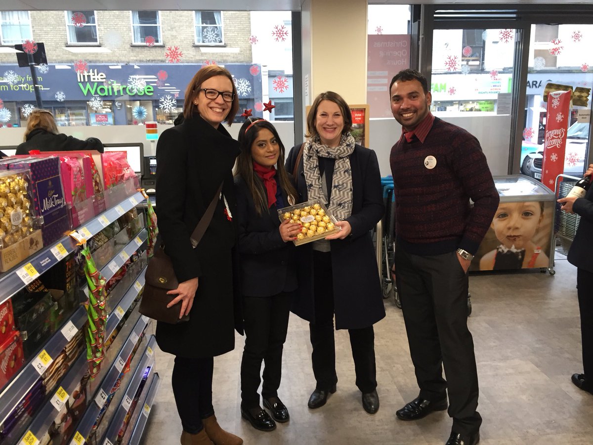 inthiH's tweet image. It was great meeting you all today. Thank your for the selfie @EmmaT1903 @aliw_tesc @nessrogers99 @oliverjameshill