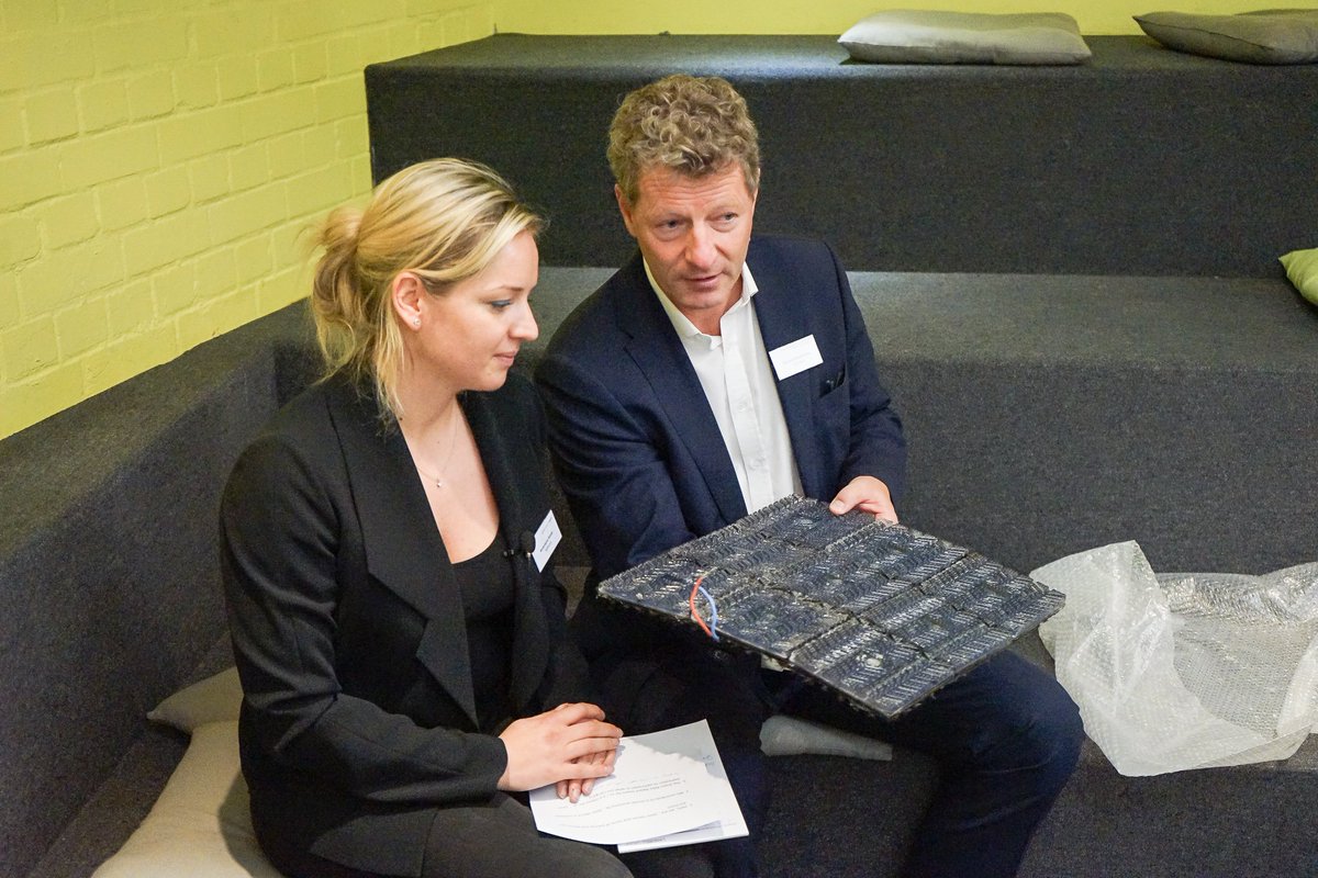 #Solmove presenting #solarstreets <a href="/GreenAlleyAward/">Green Alley Award</a> 2017 <a href="/AnnemarieBotzki/">Annemarie Botzki</a>