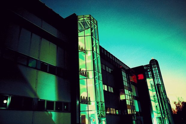gruenderszene's tweet photo. Die überraschende Story hinter dem #Esome-Exit an #ProSiebenSat.1: https://t.co/X81JHCdVJe https://t.co/wSYJsw02xB