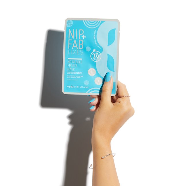 NipandFab's tweet photo. Tired eyes after the festive parties? Our NEW #NoNeedleFix hydrating eye mask to the rescue: https://t.co/v3kCB2mtDY https://t.co/n71qIF3r1W