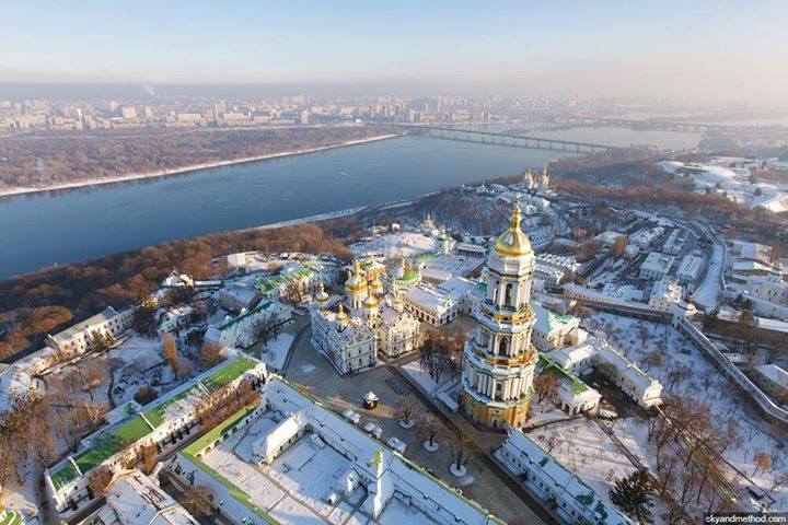 welcome2ukr's tweet photo. #Winter #fairytale in #Kyiv🎅🎄☃️❄️ Welcome to Ukraine!💙💛
#Ukraine #Ukrainian #welcometoukraine #cometoukraine #enjoyukraine #christmas #winterinukraine #ukrainianwinter #winterinkyiv https://t.co/QnhKjqvGUz