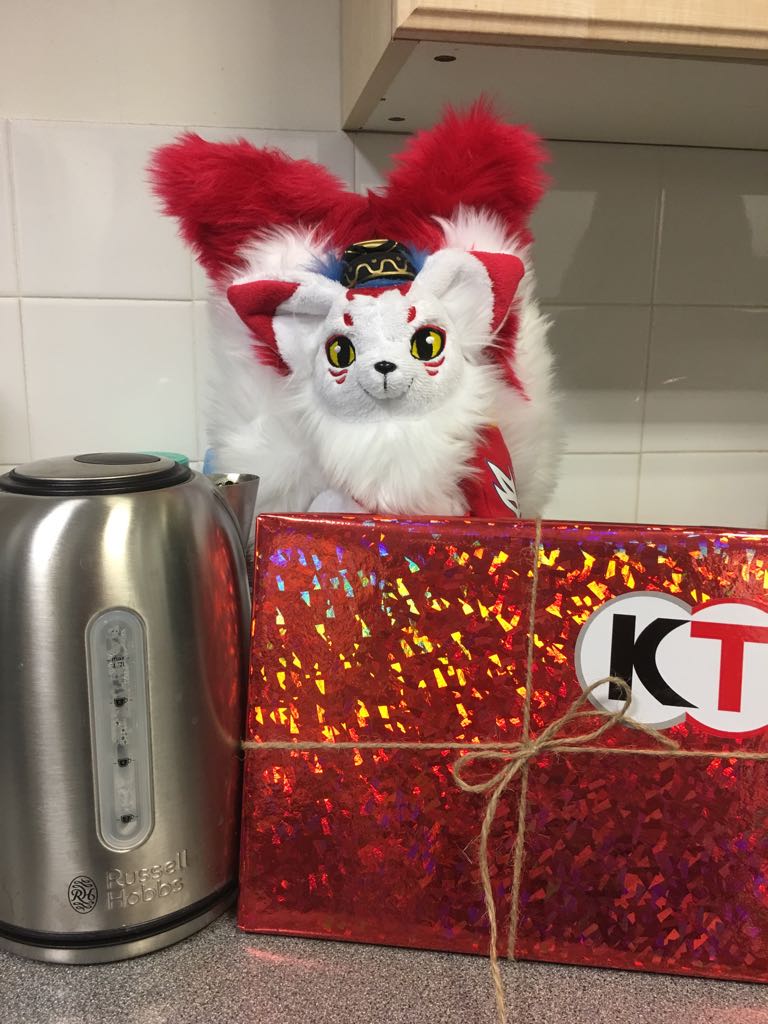 kelz_belz1's tweet photo. RT @koeitecmoeurope: The office Tenko was hard at work preparing us our morning coffee -and- wrapping today's #12DaysofKT at the same time! Someone's skilled at multi-tasking! Want to win Day 10's present? RT+F and you could be in of winning! #KTfamily https://t.co/g81bSg4JT8