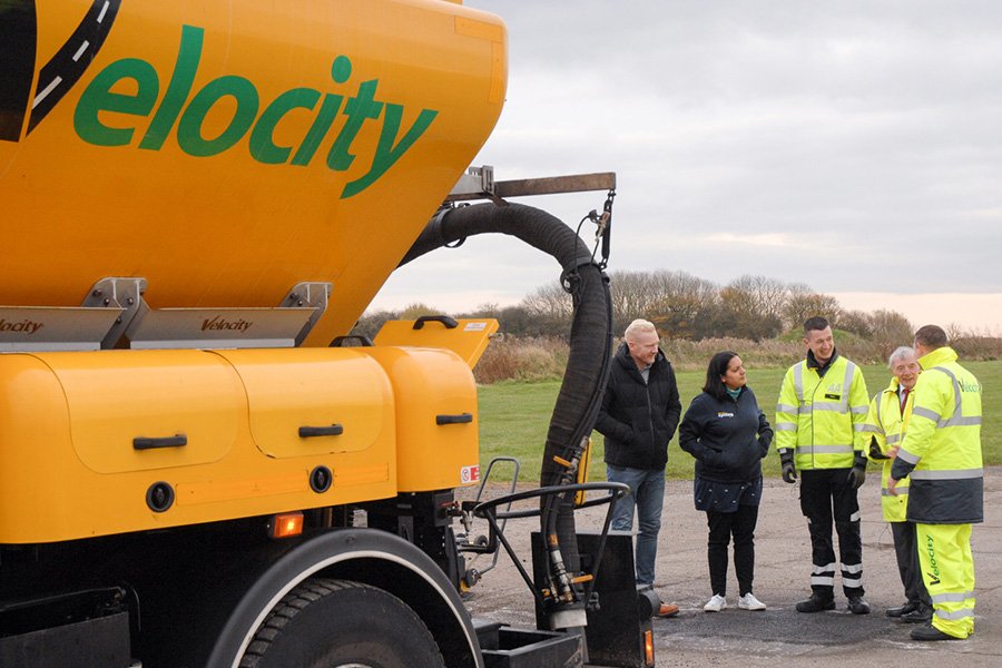 HighwaysOnline's tweet photo. Velocity | 2017 sees over half a million potholes repaired - https://t.co/NH632RarwR https://t.co/ifGhblngax