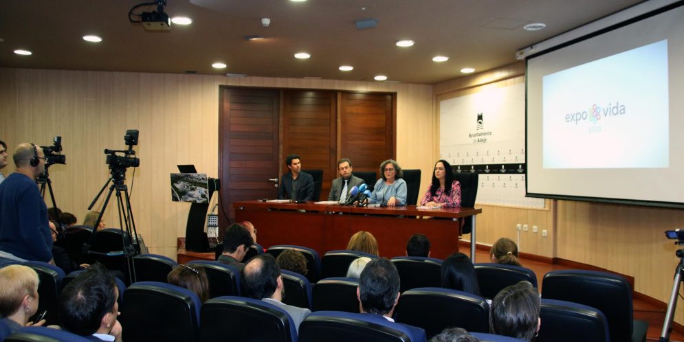 euturtenerife's tweet photo. "Adeje acogerá la mayor exposición europea de turismo y salud, 'EXPOVIDA 2020'" ▶️ https://t.co/WbujaSzsOr #EUTUR #EstudiaEnLaCapitalDelTurismo https://t.co/wjy63YDgwf