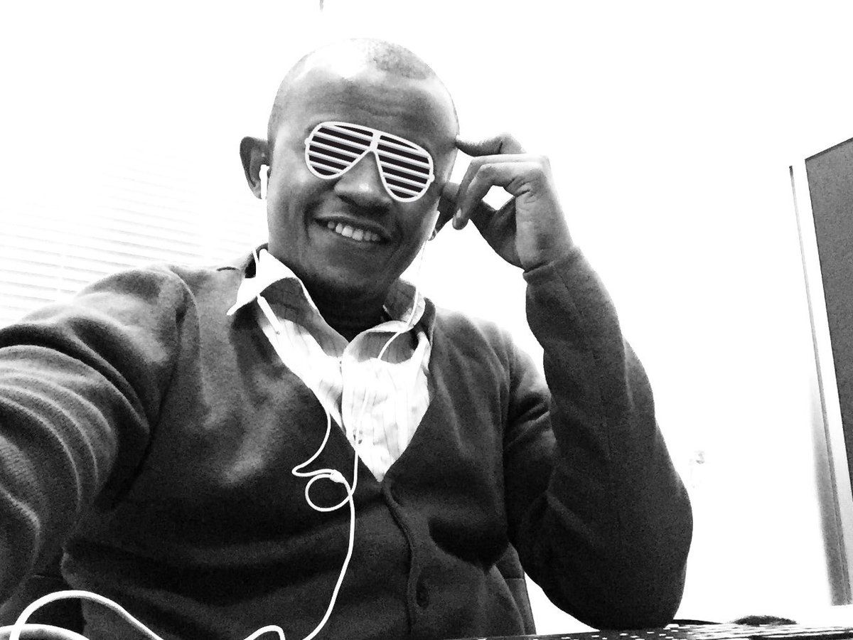 amryno's tweet photo. Just smile no matter wat... #codemood https://t.co/b7btxxLh0S