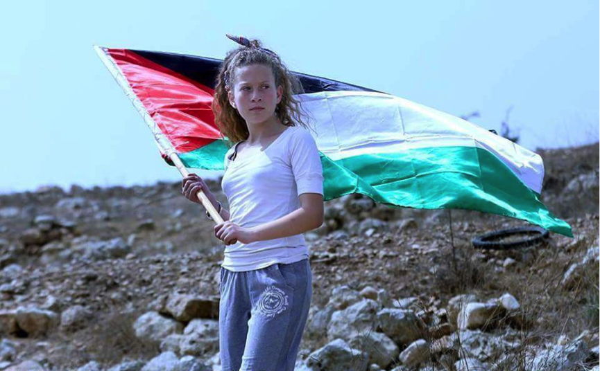 Ahed Tamimi için İsrail Eğitim Bakanı Naftali Bennett açıklama yaptı:
''Hayatı hapishane hücresinde son bulacak.''

Biz inanıyoruz
Ahed'in ömrü İsrail'in ömründen uzun olacak!...