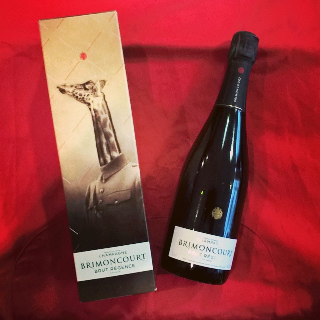 NICofPrimrose's tweet photo. We have a little pre-Christmas present for you in the way of champagne tasting this Friday! Diogo is back and is bringing the bubbles from 5-8pm. Look forward to seeing you then! #bubbles #champagne #christmas #reasonstobejolly #tastings #primrosehill #brimoncourt @Brimoncourt https://t.co/j7nNNeQHXG