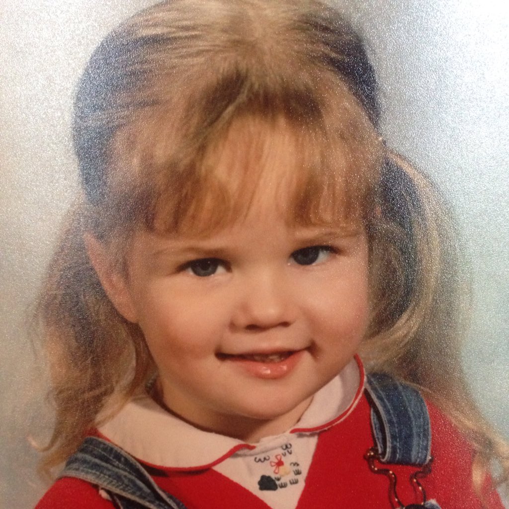 Madame_Clairon's tweet photo. Ça passera peut être mieux quand j'écrirai des saloperies #NouvellePhotoDeProfil https://t.co/PmngFptJ73